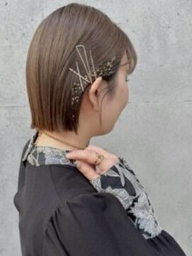 ショコラ ナンバ(Chocolat NAMBA) #シンプルボブアレンジ　#ゴールドヘアアレンジ