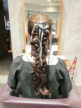 アフィナー(Afinar) 【横浜/横浜駅】艶感ブラウン×編み下ろし