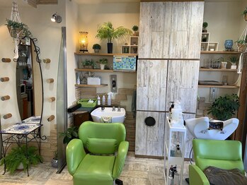 カミザイク 万里(kamizaiku BANRI)の写真/自然派エイジングケアサロンで、あなたの髪に寄り添う★簡単で楽しいヘアライフを実現♪