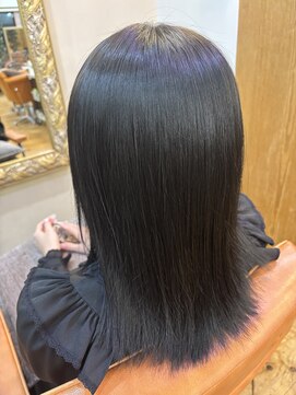 エルムトウキョウ(ELM Tokyo) 表面のほわっと広がるクセも酸性ストレートで綺麗な艶髪に♪