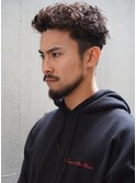 スーツ短髪ツーブロック束感モテる黒髪シークレットパーマ流行