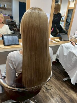 イルームバイリンクス 大宮(ILLUME by LINKTH) ハイトーン/ケアブリーチ/ミルクティーベージュ/艶カラー