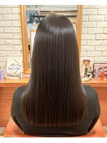 ヘアメイク フレンシア(hair make flencia)&nbsp;思わず触れたくなる究極のツヤ髪ストレート【079スタイル】