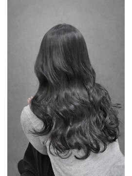 ピース バイ シータ(PEACE by CITA) 【AKIHIRO】透明感アッシュグレージュ×柔らか艶ウェーブ