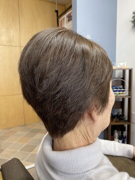 イース(ease) ふんわりショート