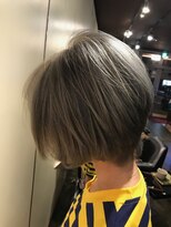 アルグラーテ (Arglarte)&nbsp;シルバーグレージュ/ブリーチカラー/那覇/おもろまち/新都心