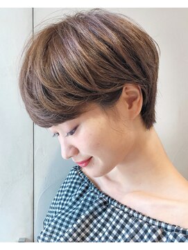 ガリカ(Gallica kinshicho) ☆ 耳掛けショート × グレージュ ☆