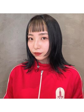 コレット(COLETTE) 切りっぱなし外ハネボブ×インナーカラー