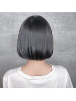 アンダーバーホワイト 広島 並木店(_WHITE)&nbsp;ダークメタリックグレー/艶感ボブ