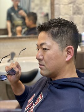 ミリオンバックス 上野(Million Bucks) 【アッシュブラック/ベリーショート/ウルフ/カルマパーマ】