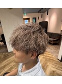 ミルクティーベージュ×ツイスパ