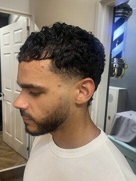 クロムトウキョウ ザ バーバー 新宿本店(CHROM TOKYO the Barber) スキンフェード