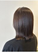 グレージュ切りっぱなしボブ