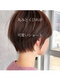 丸みとくびれが可愛いショート