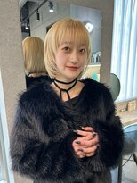 リラス 博多(rilas)&nbsp;ホワイトブロンド　レイヤーカット　外はねボブ　イメチェン