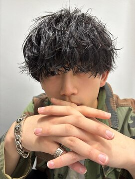 オム ブランシェ(HOMME BLANCHE’) ラウンドマッシュの色気のあるシャドウパーマ