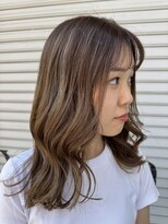 サル(saru)&nbsp;#ハイライトカラー × #オリーブベージュ