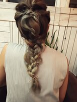 ダブル ヒッチ ヘア(W Hitch hair)&nbsp;アレンジヘア５