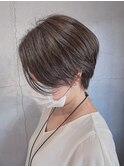 シルエットの綺麗な前下がりショート