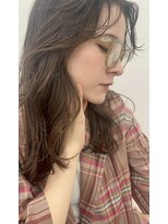 ユニ(uni)&nbsp;ロング/顔まわりレイヤー/レイヤーカット/２０代/３０代/４０代