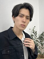 キラ 原宿(KILLA)&nbsp;センターパート_アップバング_コンマヘア_ビジネス_パーマ◎