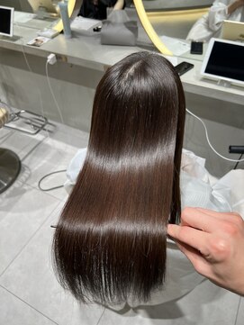 ロンドメリア 天神大名店(Lond Melia) ★グレージュカラー斜めバングデザインカラーシルキー ベージュ