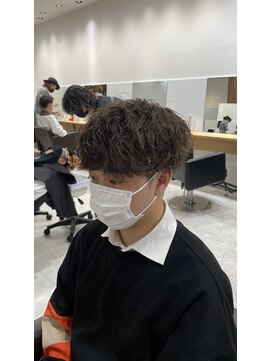 ルーストデラックス 京都河原町三条(ROOST dx) 波巻きパーマ