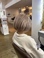 コワファースト 別府&nbsp;ホワイトベージュ×ミニボブ