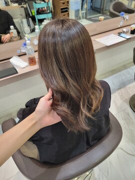 レアリバイケンジ(leali by KENJE) ナチュラルハイライトカラー