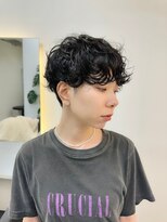 セルン(cerne)&nbsp;ベリーショート黒髪パーマツーブロックレイヤーカット刈り上げ