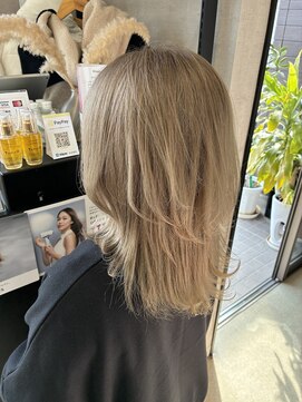 トリコ(ToricO) ミルクティーベージュ ダブルカラー レイヤーカット 全頭