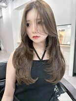 キティー(kiti)&nbsp;くすみベージュ×レイヤーカット