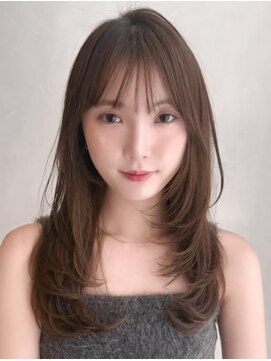 アグノス 青山(Agnos) ミディアムレイヤーカットくびれヘアサイドバング結べるボブ