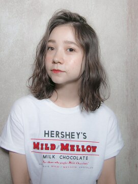 リリアン 青山(relian) 透明感抜群なグレージュカラー♪