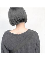 ガーランドウメダ(Garland umeda)&nbsp;切りっぱなしボブ×グレーブラック