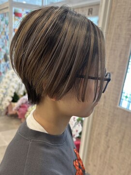 リノ カルバリ(Lino Calbari) ハンサムショート　アンブレラハイライト　グラデーション