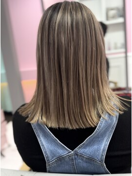 シャルティア(SHALLTIA) 切りっぱなし【山口市美容室】【山口市ハイトーン】