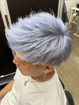 カットクラブ髪屋 ジャンキーズ(Junkey’s) アッシュブルー(ブリーチ2回)