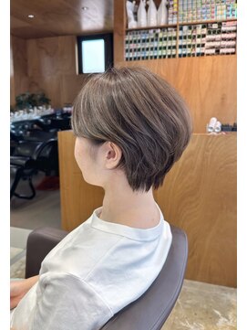 イロ(iro) 春のこっくりショートボブ/透明感マロンベージュ