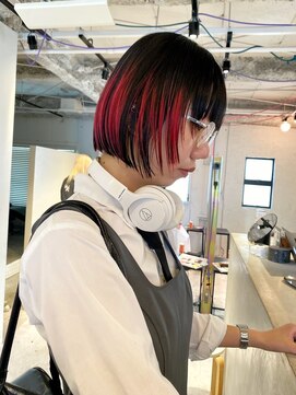 ルーム(Loom.) デザインカラーコントラストハイライト切りっぱなしボブ