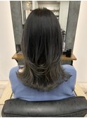 透け感グレーの大人レイヤー