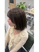 リリ(lili) 柔らかベージュ×顔周りカット×ボブ