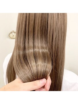 イワイナゴヤ(i i -IWAI NAGOYA-) 髪質改善トリートメント&ツヤカラー