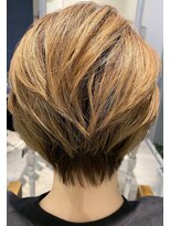 アンビエンテ(ambiente)&nbsp;ショートレイヤー　小顔効果　大人ショート