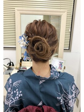 リサ 恵比寿(risa.) ルーズ夜会巻き