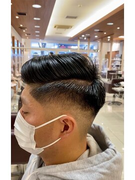 アンドバイモードケイズ (and by MODE K's) 【サイドパート・スキンフェード】