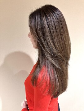 ゼン(Zen.) ロングヘアのレイヤースタイル