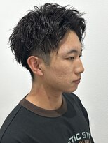 ヒュイル バイ ニアウ(Hwyl by Niau)&nbsp;メンズマッシュパーマニュアンスパーマスパイラルパーマ刈り上げ