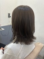 トッカ ヘアアンドトリートメント 難波店 マットグレージュのくびれレイヤー