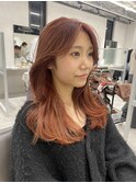 くびれミディアムモテ髪オレンジベージュ暖色系